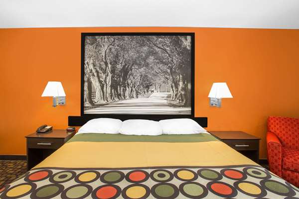  - Super 8 Hotel West Clive - I-35 & I-80, Exit 124