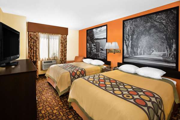  - Super 8 Hotel West Clive - I-35 & I-80, Exit 124