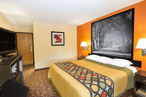  - Super 8 Hotel West Clive - I-35 & I-80, Exit 124