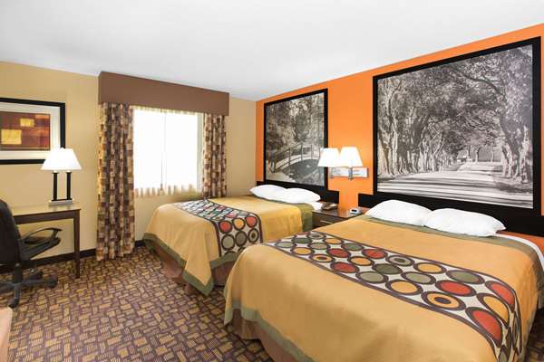  - Super 8 Hotel West Clive - I-35 & I-80, Exit 124