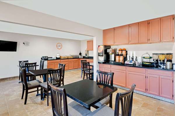  - Howard Johnson Inn Waterloo