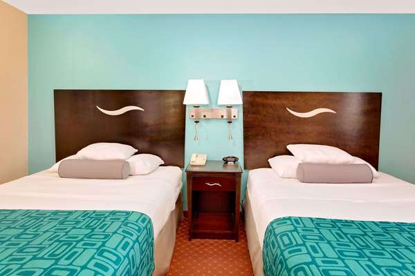  - Howard Johnson Inn Waterloo