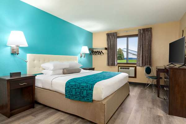 Suite - Howard Johnson Inn Waterloo