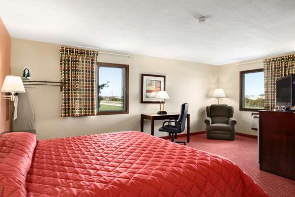 Suite - Howard Johnson Inn Waterloo