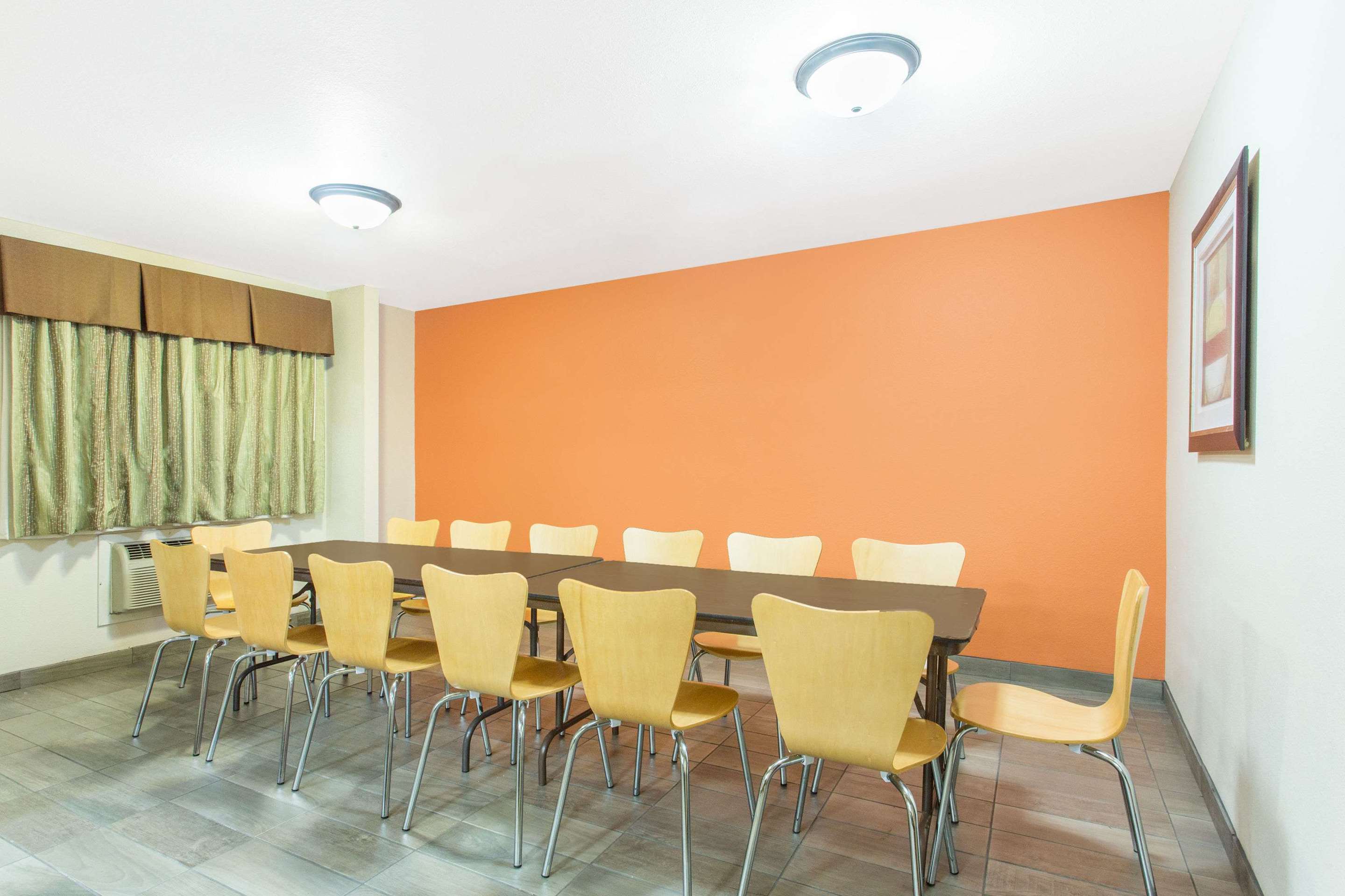 Meeting Room | Baymont by Wyndham Dubuque