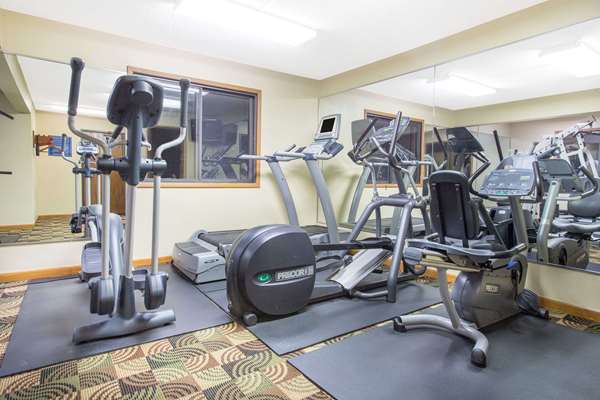 Fitness/ Exercise Room - Days Inn & Suites Waterloo