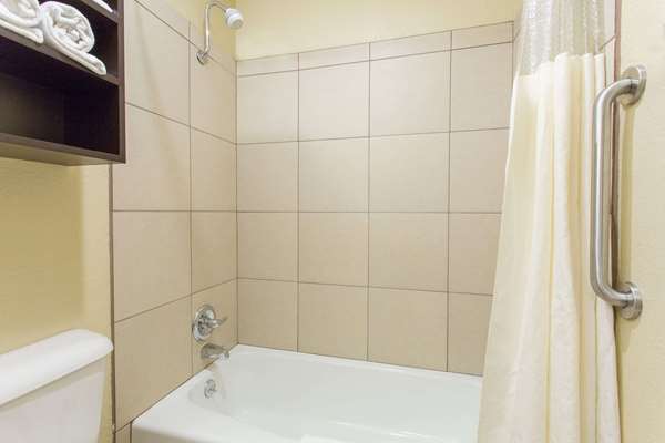  - Days Inn & Suites Waterloo