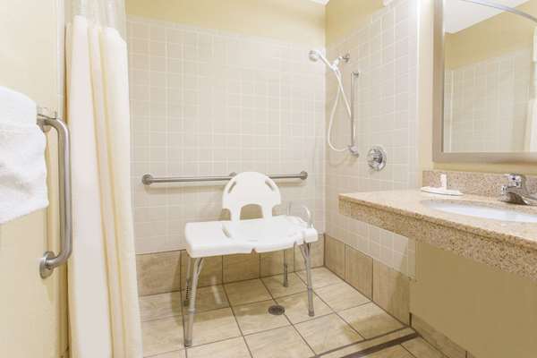  - Days Inn & Suites Waterloo