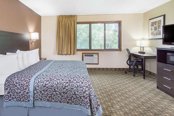  - Days Inn & Suites Waterloo