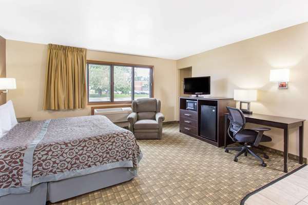  - Days Inn & Suites Waterloo