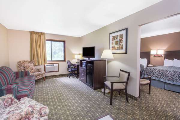  - Days Inn & Suites Waterloo