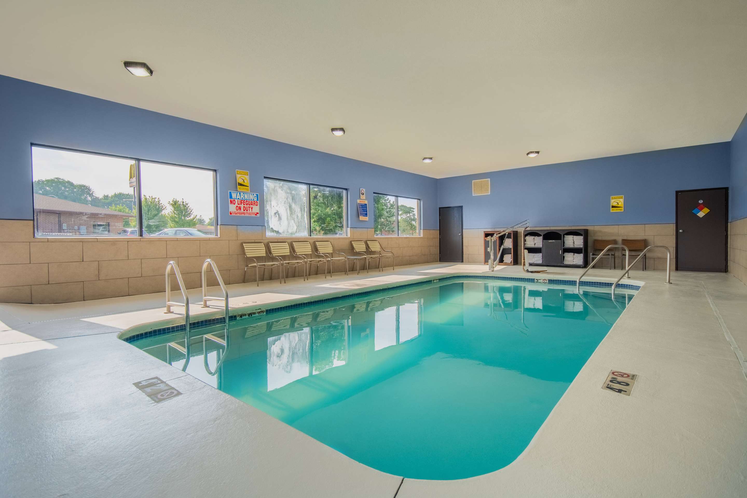 Pool - indoor | Days Inn & Suites by Wyndham Waterloo