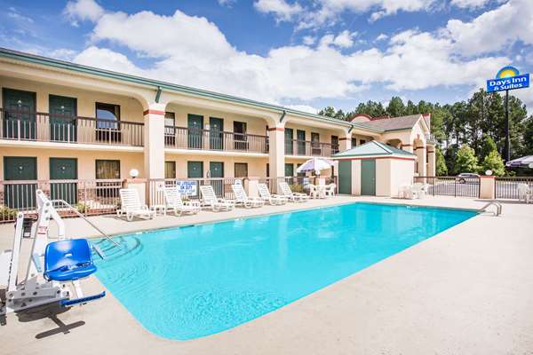 Pool - Days Inn & Suites Columbia Airport West Columbia - I-26, Exit 113