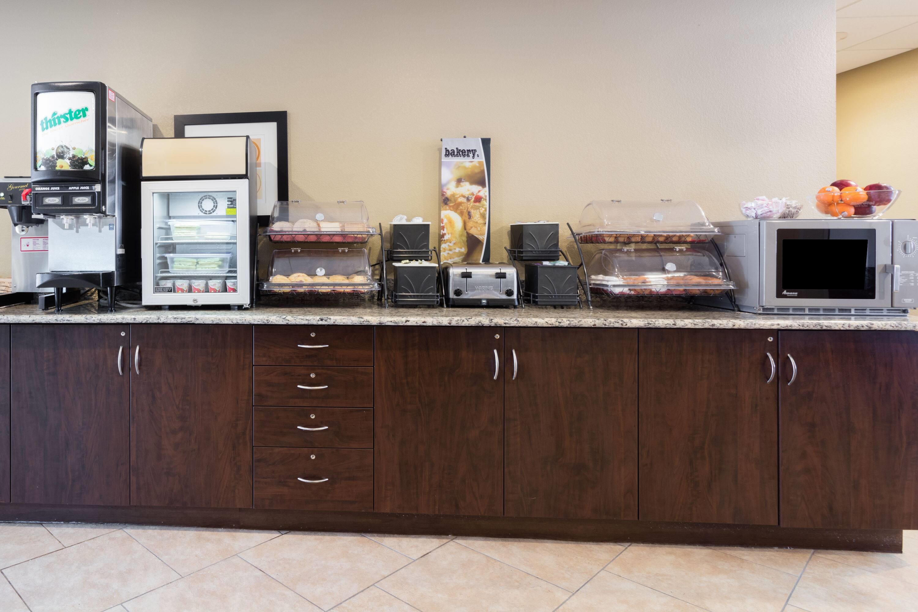 Breakfast Area | Microtel Inn & Suites by Wyndham Macon