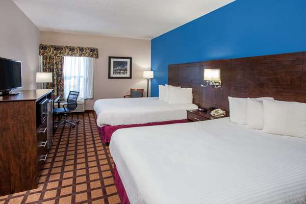  - Baymont Inn & Suites Morton - I-74, Exit 102