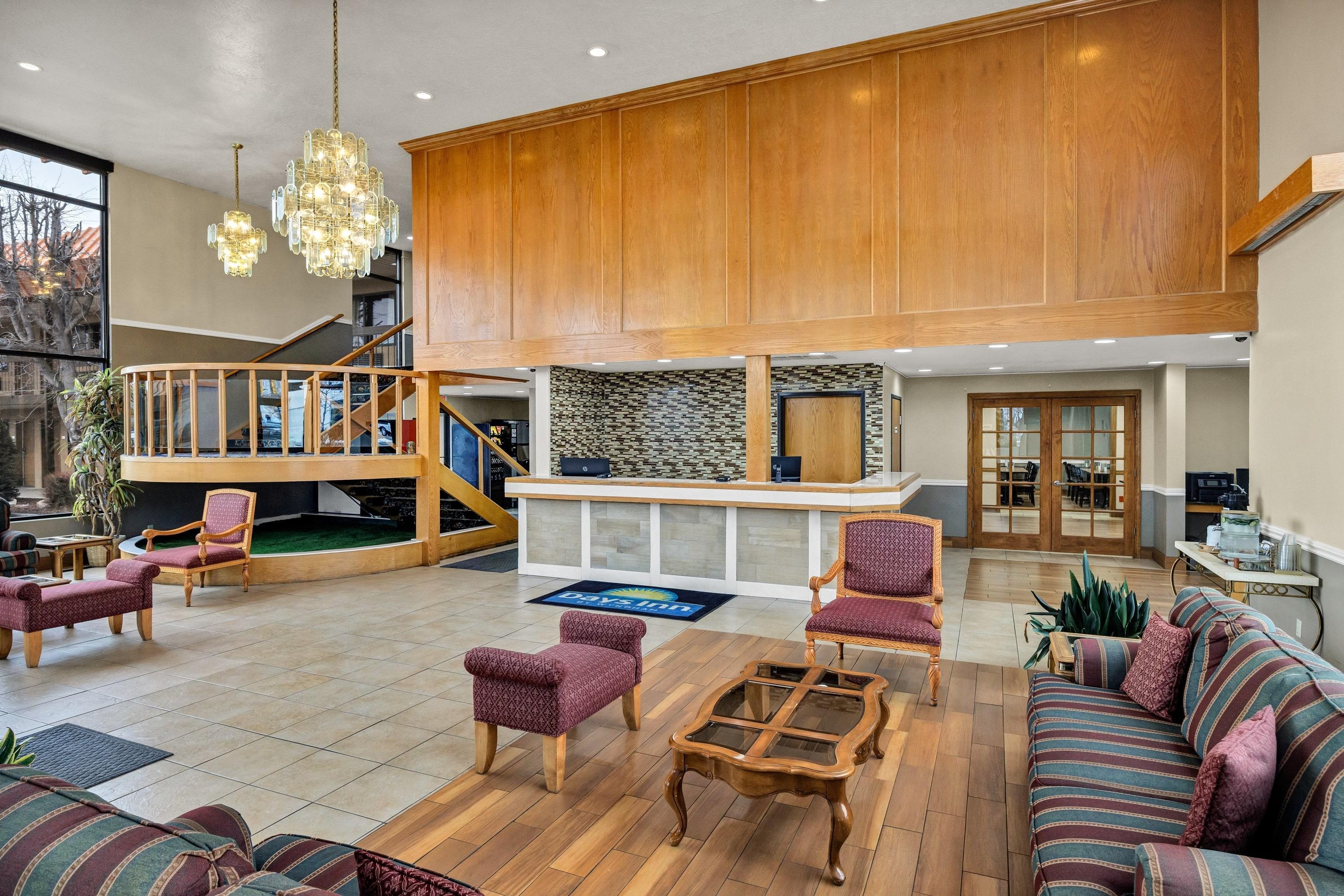 Lobby | Days Inn & Suites by Wyndham Logan