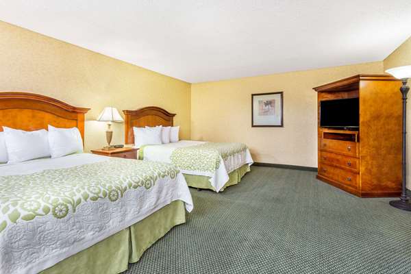 Suite - Days Inn Klamath Falls