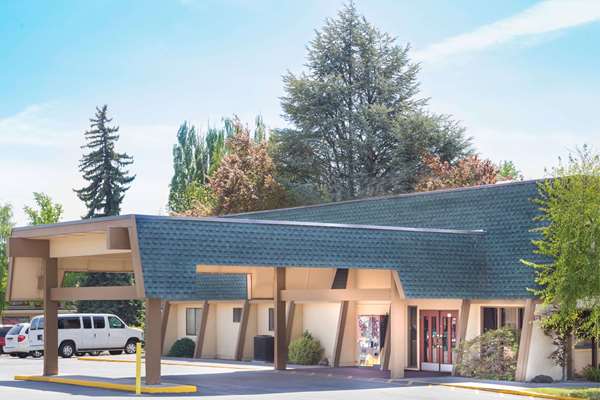 Exterior view - Days Inn Klamath Falls