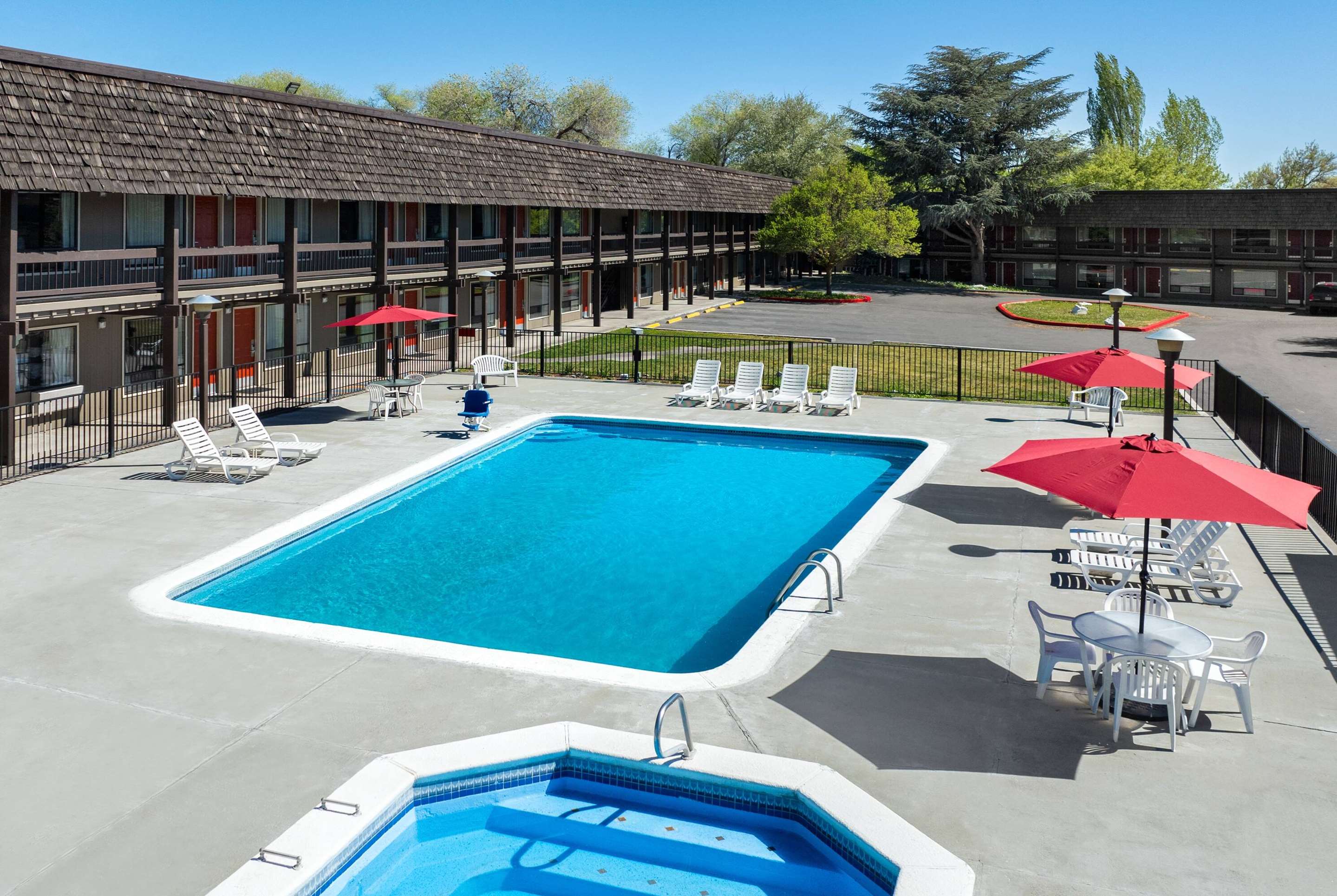 Pool | Days Inn by Wyndham Klamath Falls