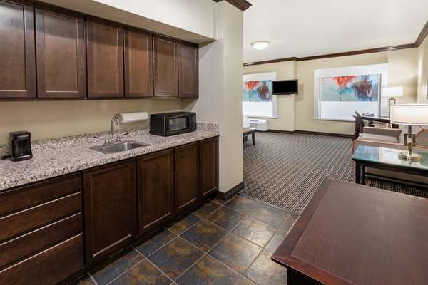  - Hawthorn Suites by Wyndham Lubbock