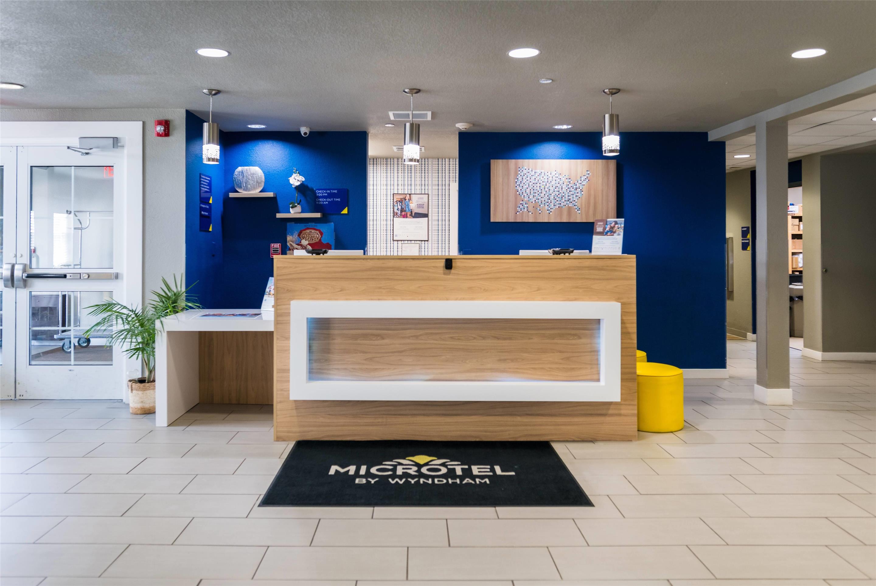 Lobby | Microtel Inn & Suites by Wyndham Cheyenne