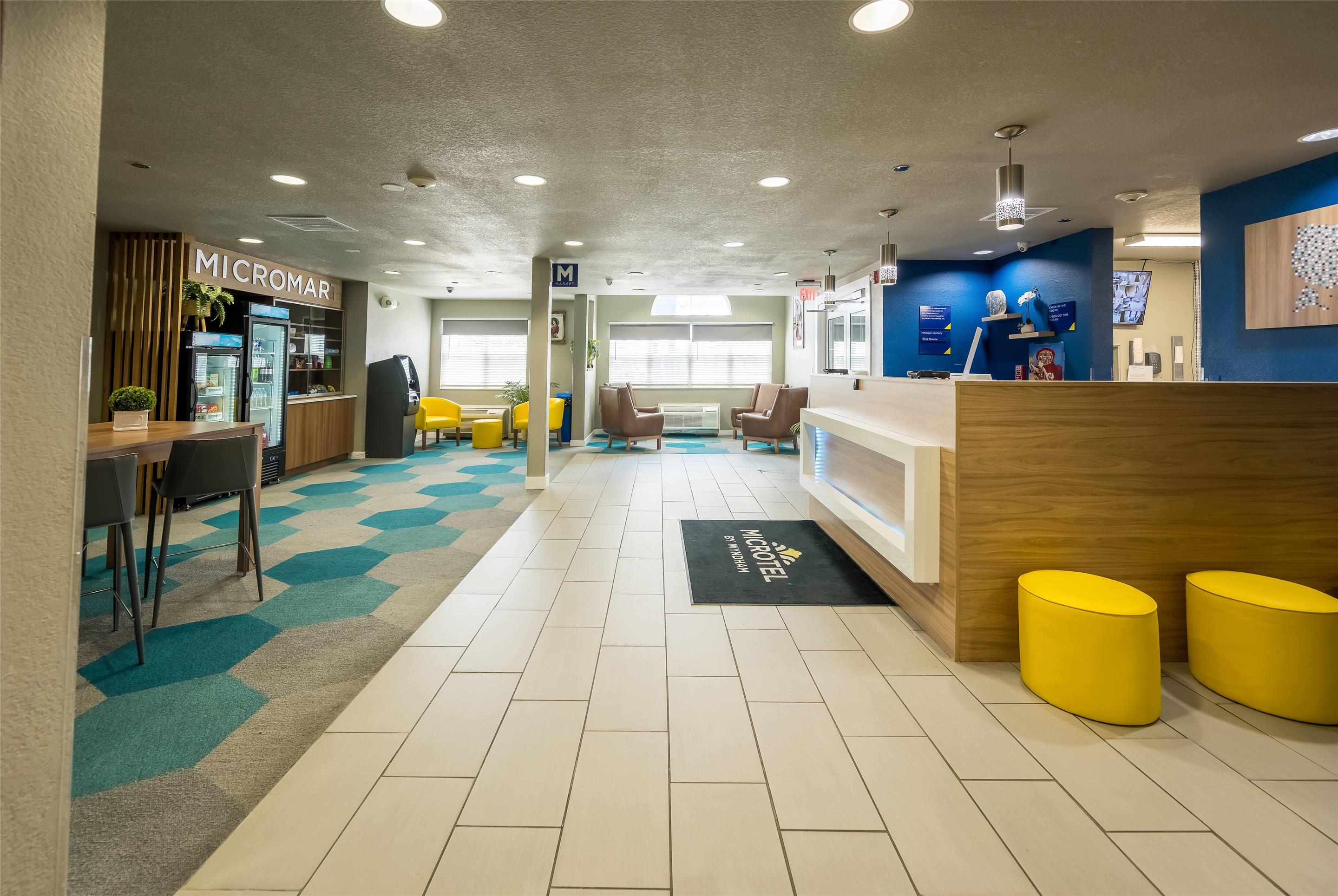 Lobby | Microtel Inn & Suites by Wyndham Cheyenne
