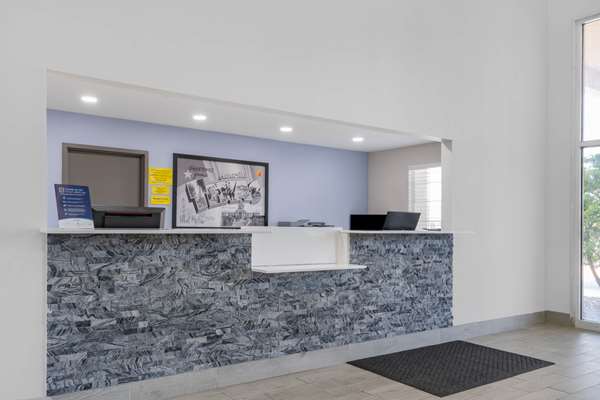  - Super 8 Hotel West Amarillo - I-40, Exit 68A