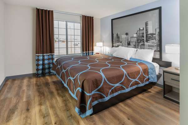 Suite - Super 8 Hotel West Amarillo - I-40, Exit 68A