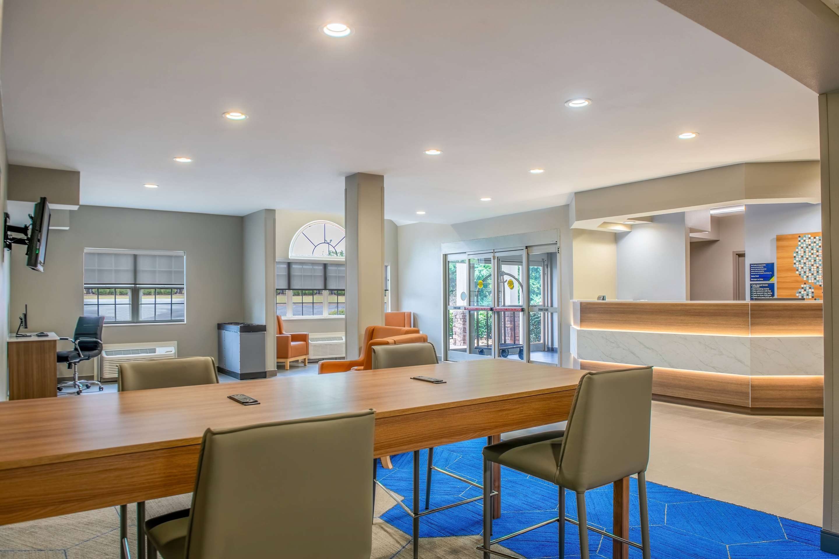 Lobby | Microtel Inn & Suites by Wyndham Anderson/Clemson