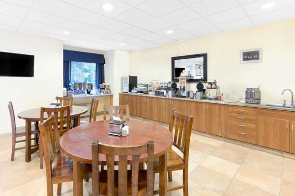  - Microtel Inn & Suites by Wyndham Kearney - I-80, Exit 272