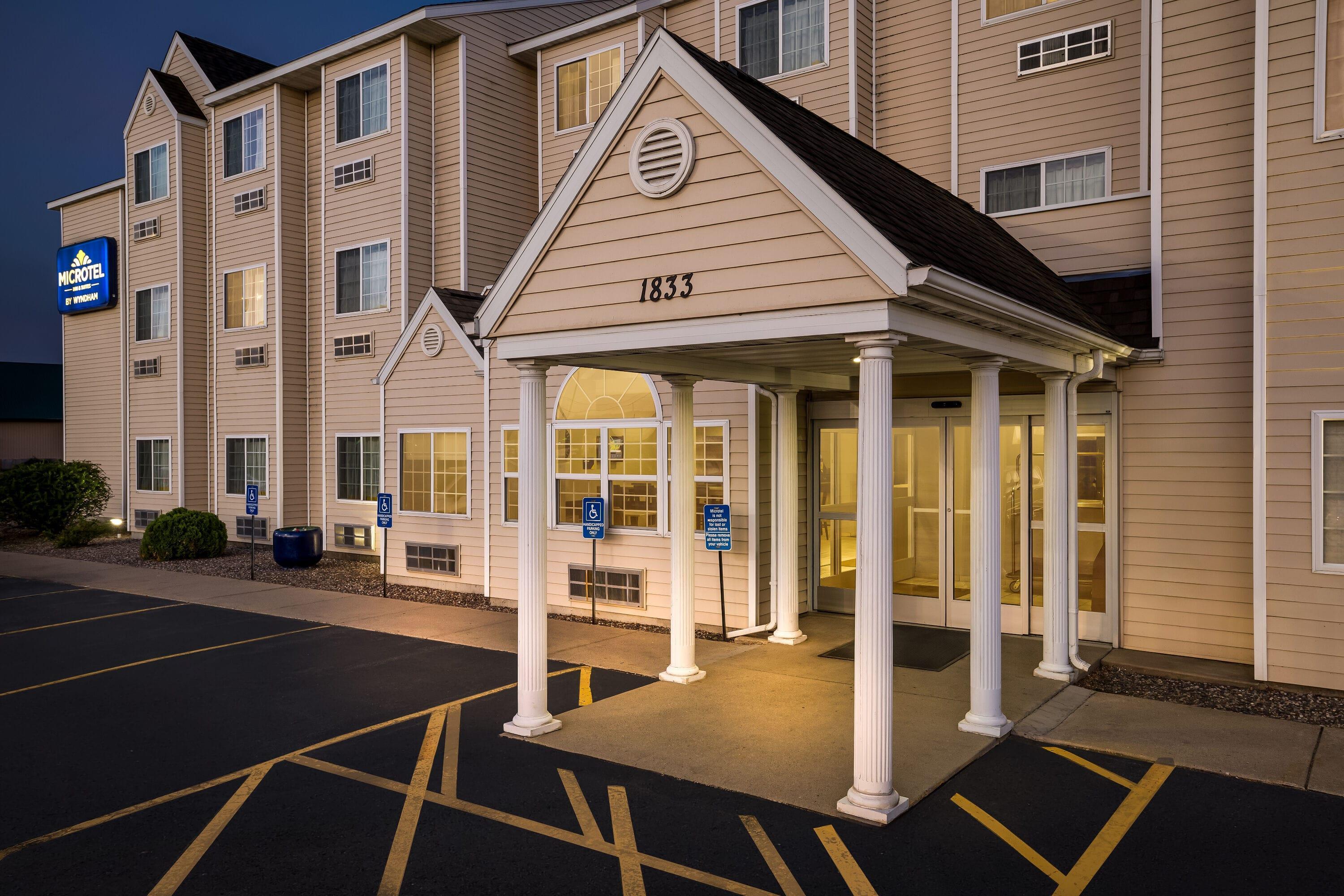 Exterior | Microtel Inn & Suites by Wyndham Prairie du Chien