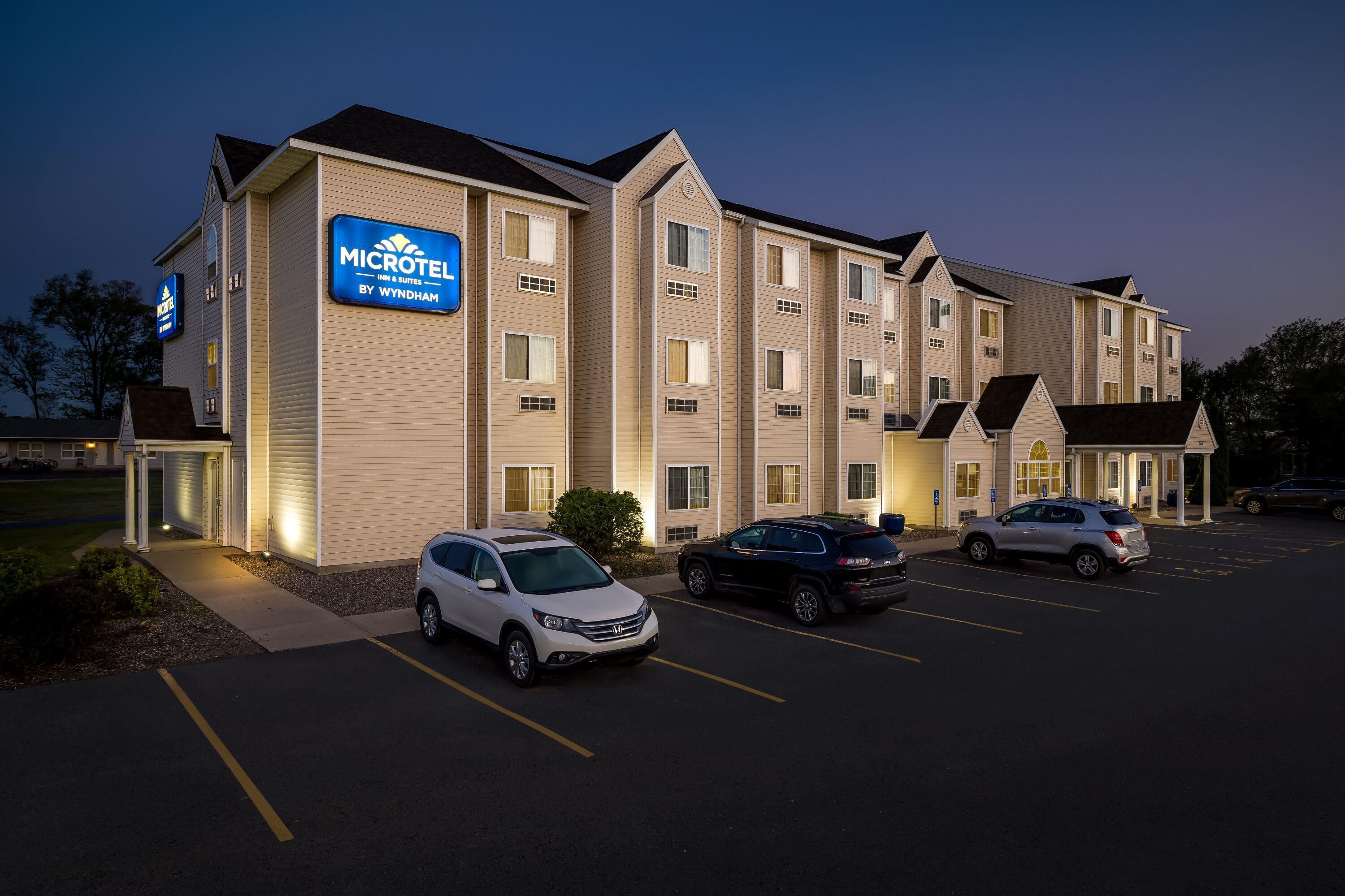 Exterior | Microtel Inn & Suites by Wyndham Prairie du Chien