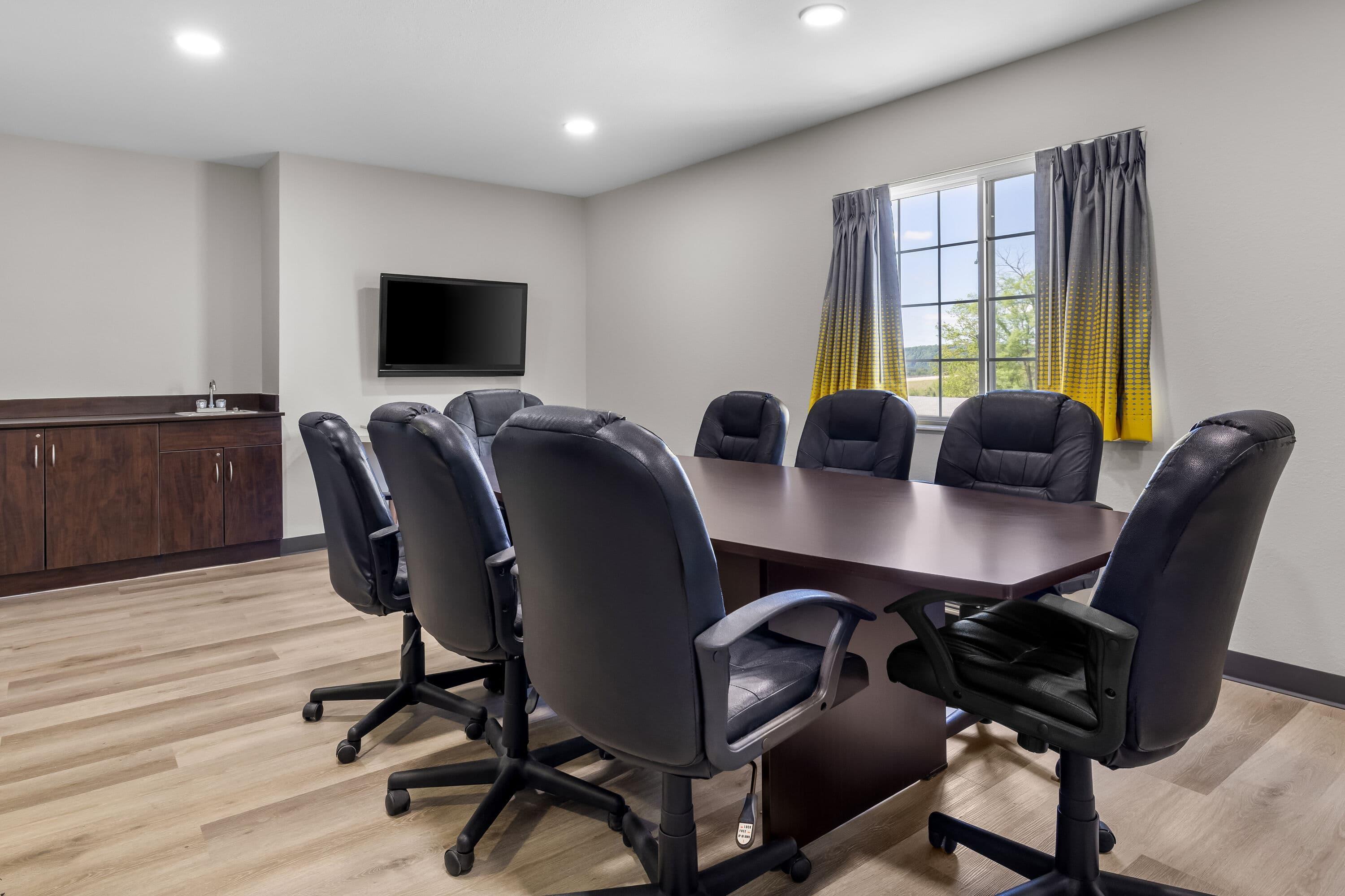 Meeting Room | Microtel Inn & Suites by Wyndham Prairie du Chien