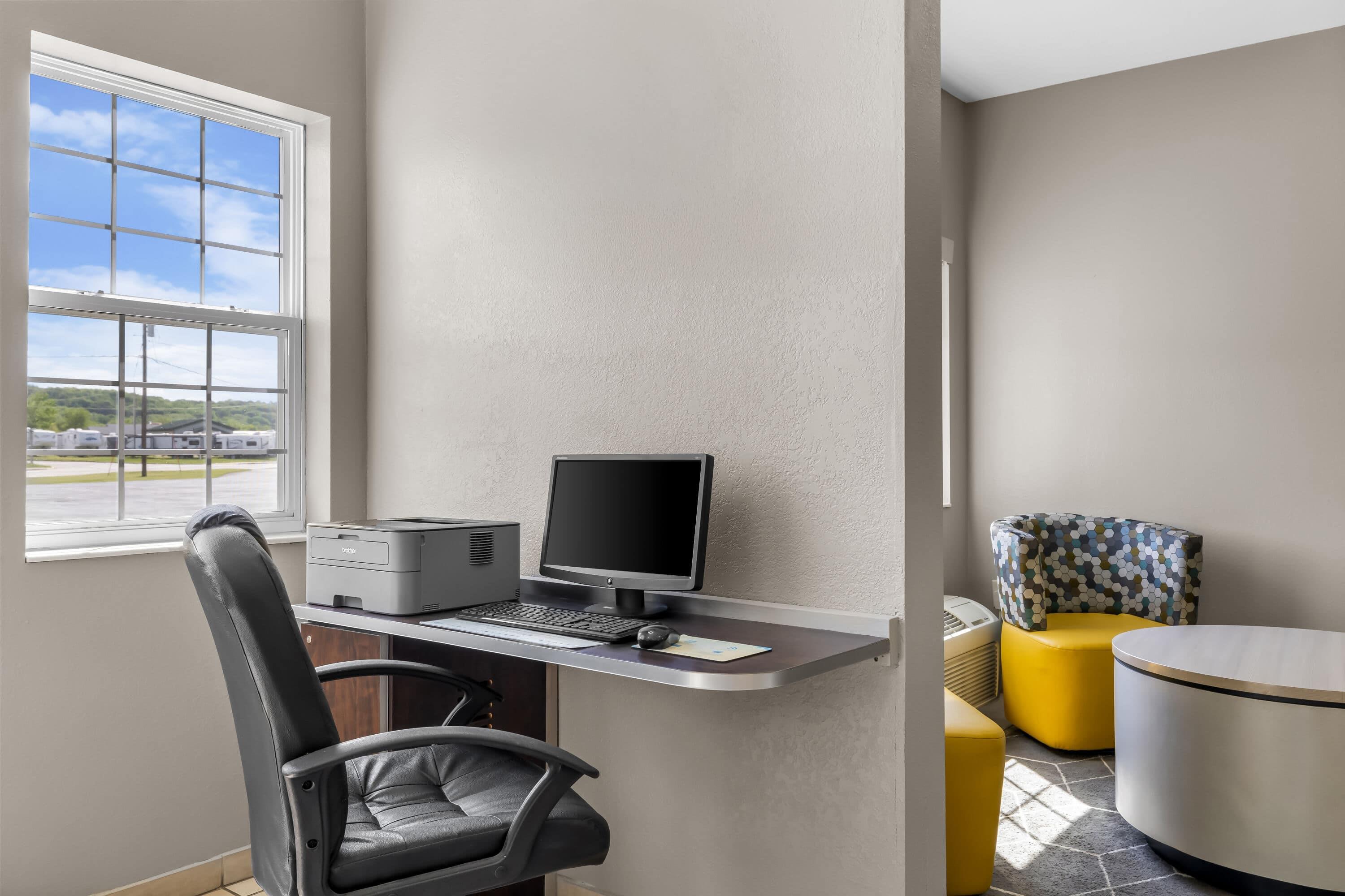Business Center | Microtel Inn & Suites by Wyndham Prairie du Chien