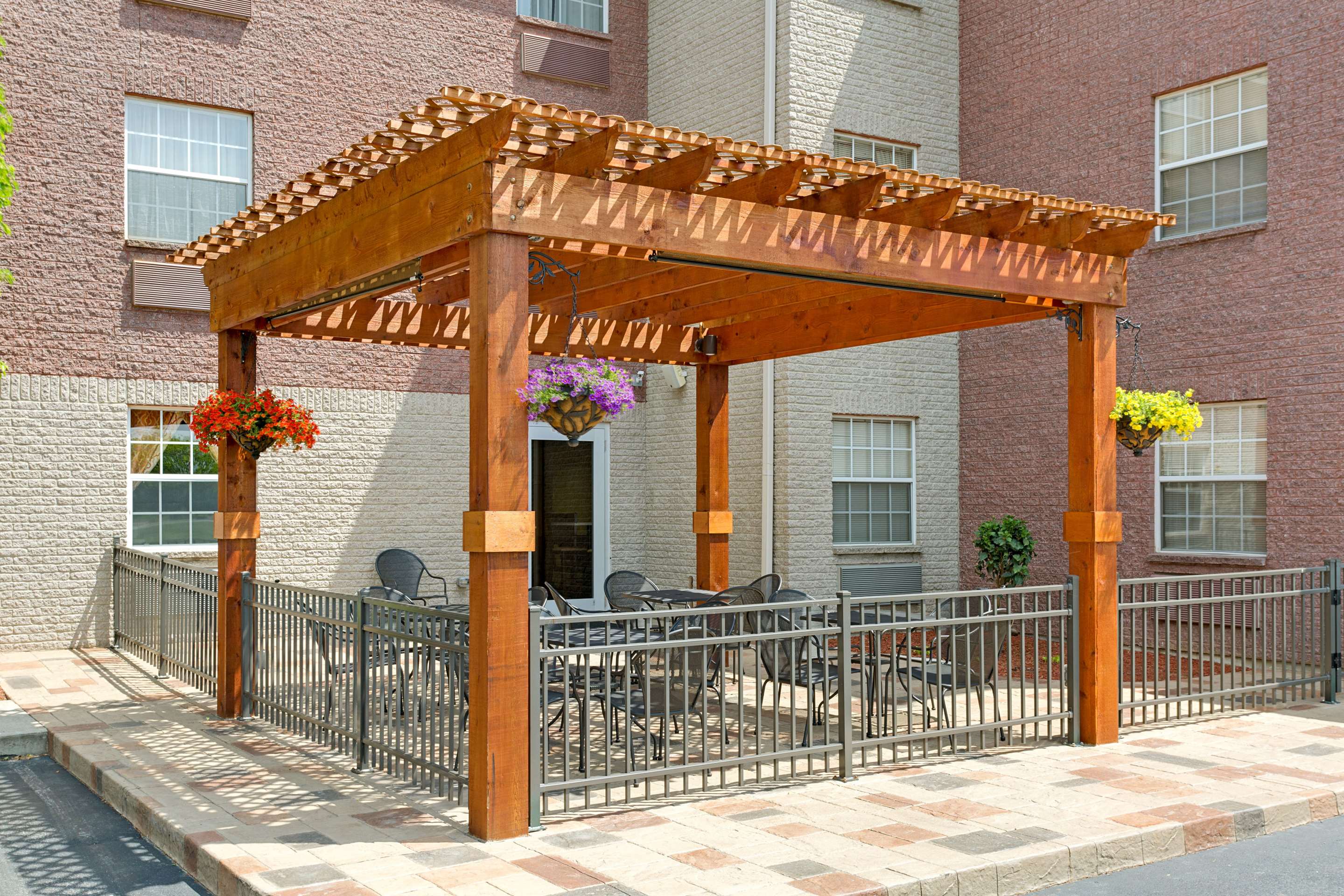 Exterior View | Hawthorn Suites by Wyndham Cincinnati