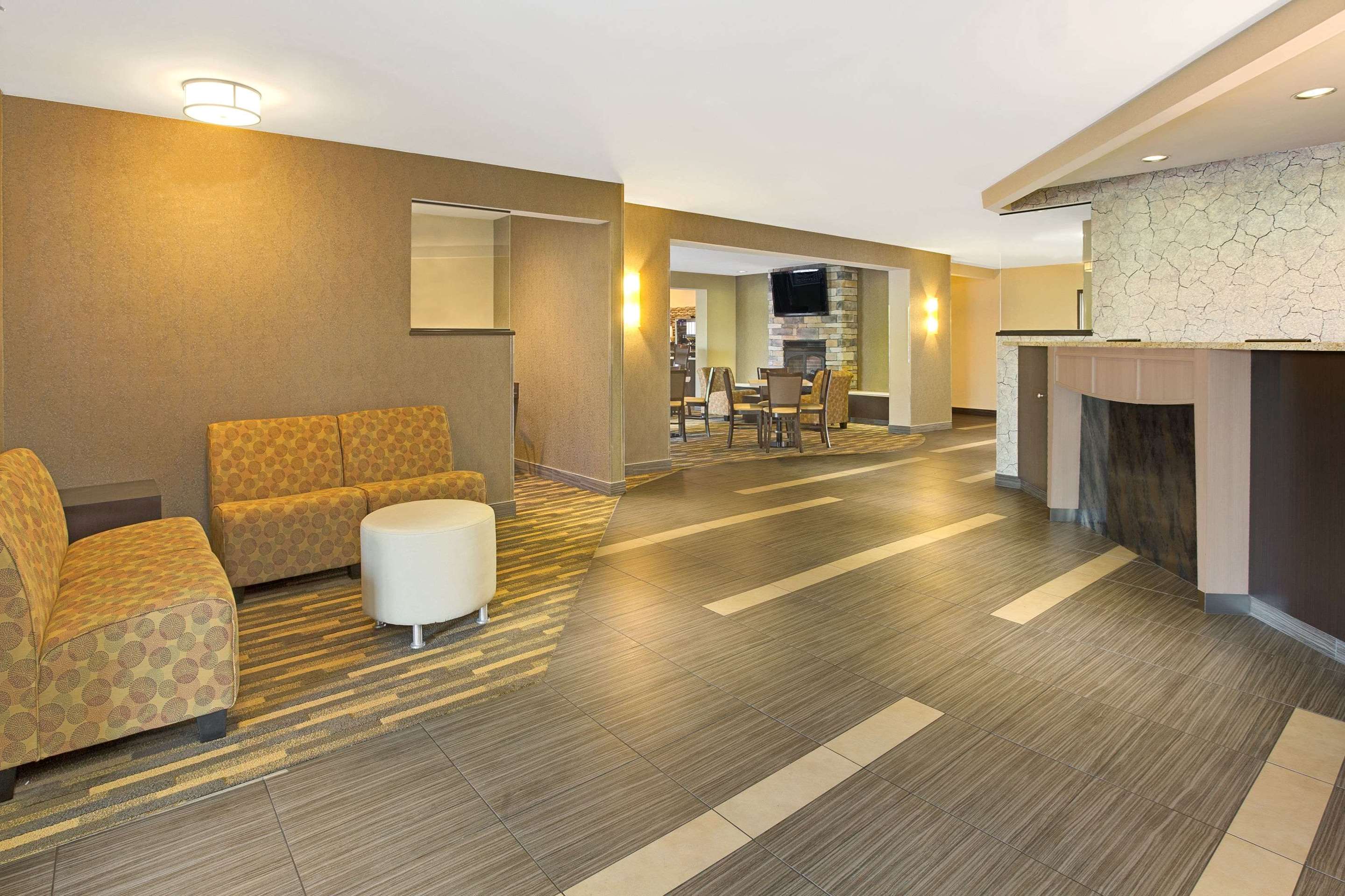 Lobby | Hawthorn Suites by Wyndham Cincinnati