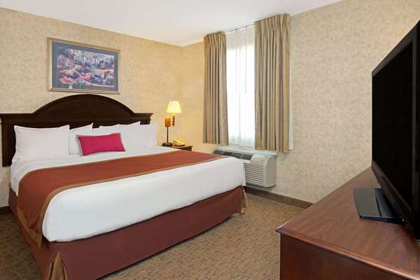  - Hawthorn Suites by Wyndham Sharonville - I-75, Exit 15