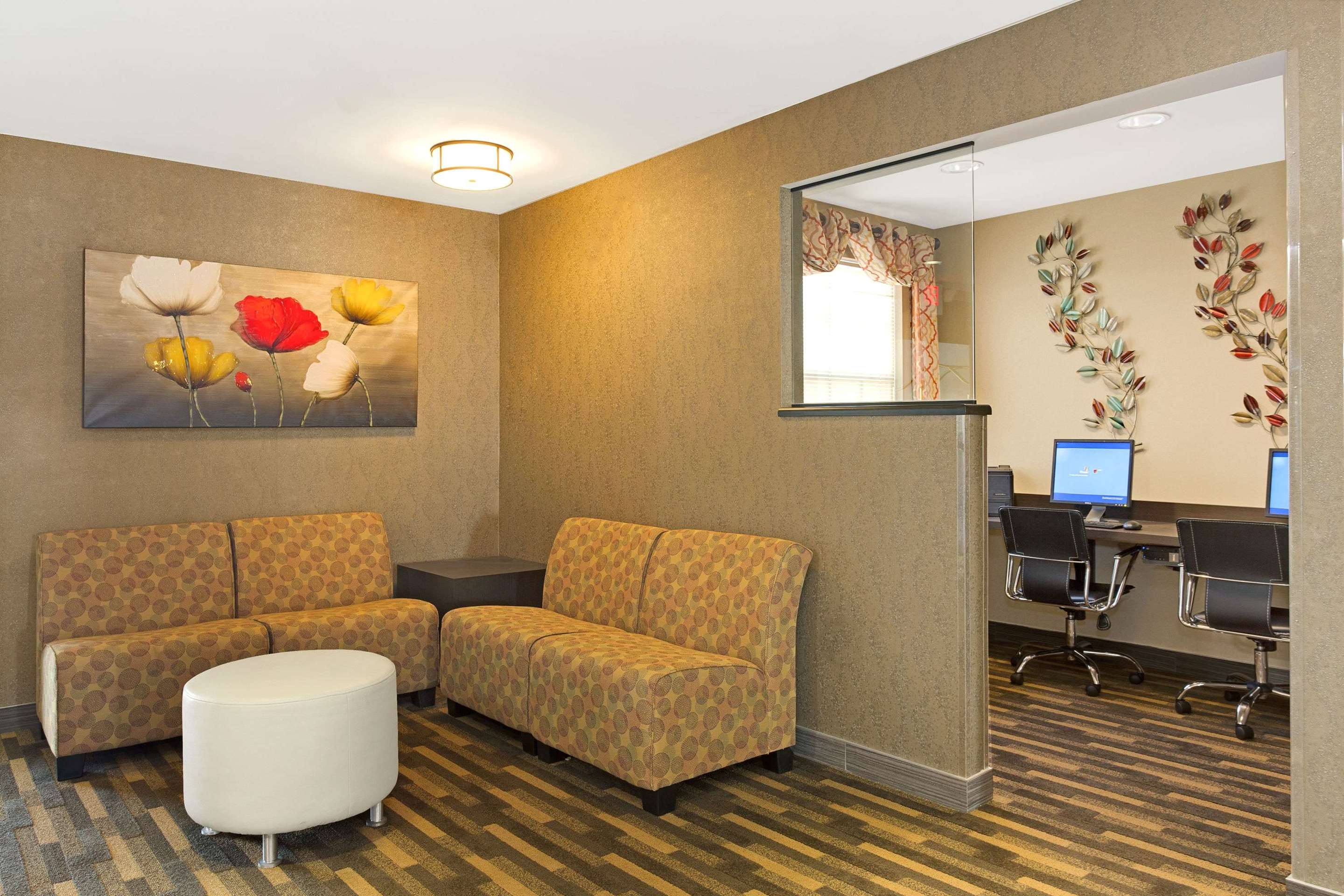 Business Center | Hawthorn Suites by Wyndham Cincinnati