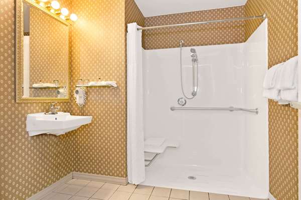  - Hawthorn Suites by Wyndham Sharonville - I-75, Exit 15