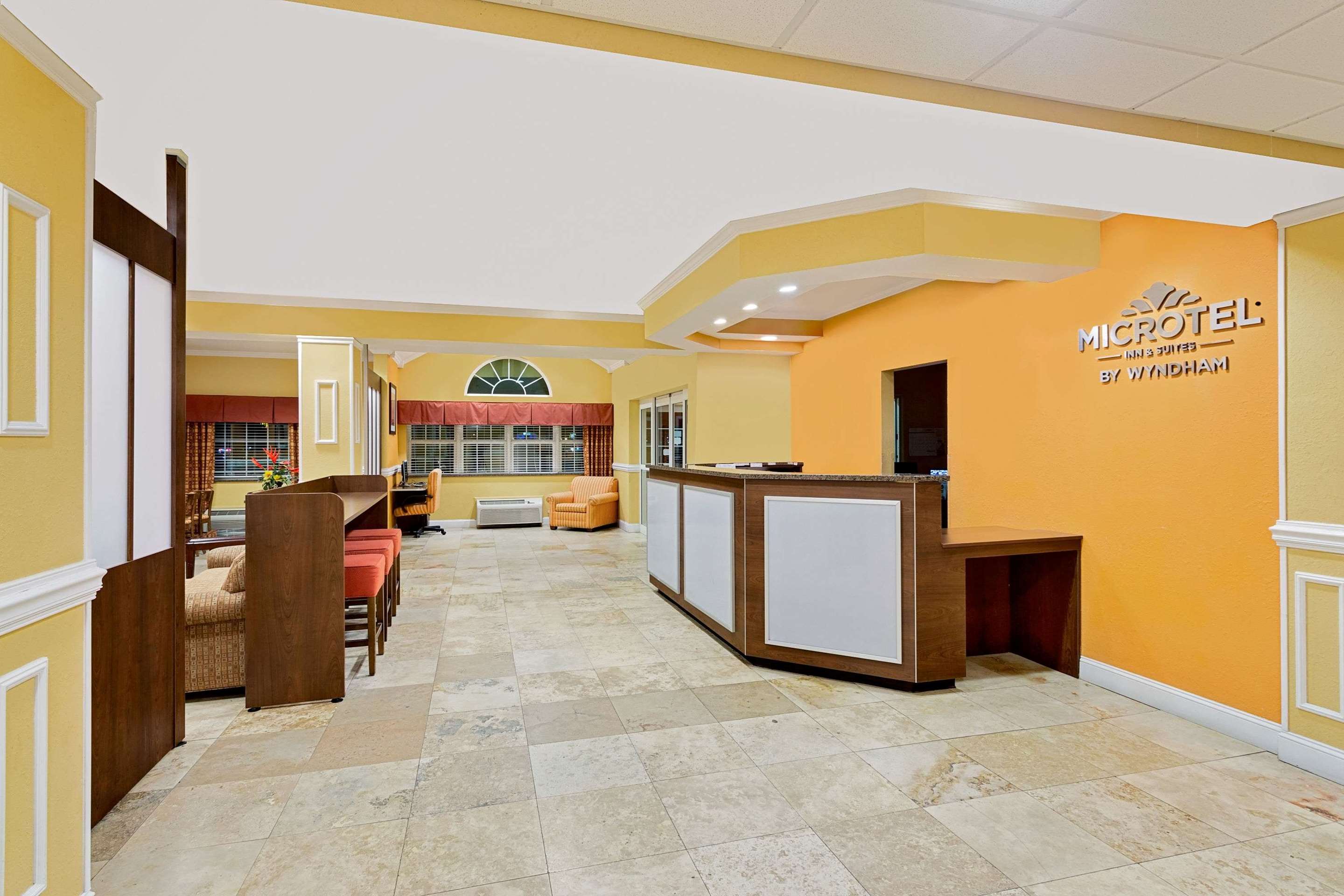 Lobby | Microtel Inn & Suites by Wyndham Princeton