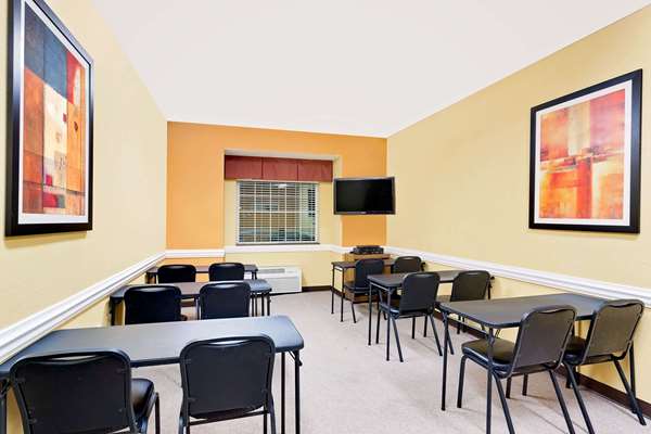  - Microtel Inn & Suites by Wyndham Princeton - I-77, Exit 9