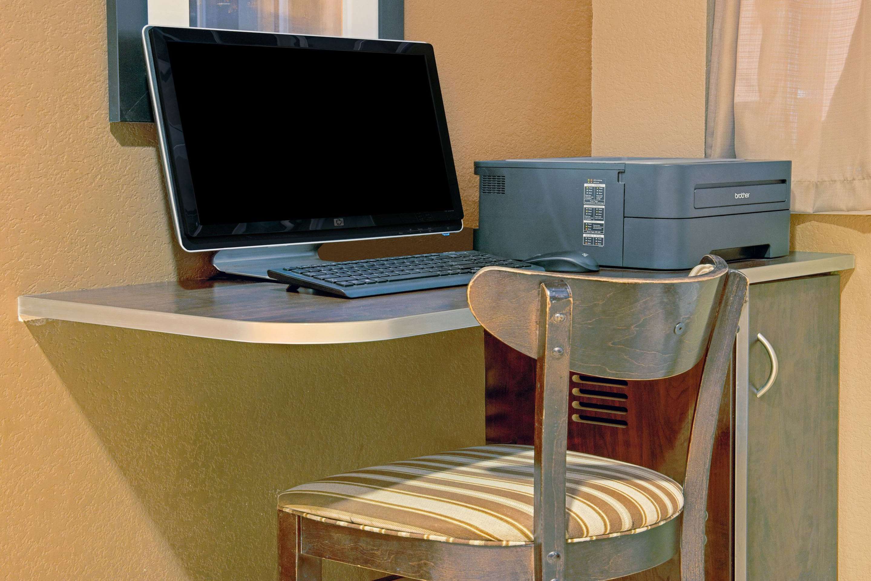 Business Center | Microtel Inn & Suites by Wyndham Council Bluffs/Omaha