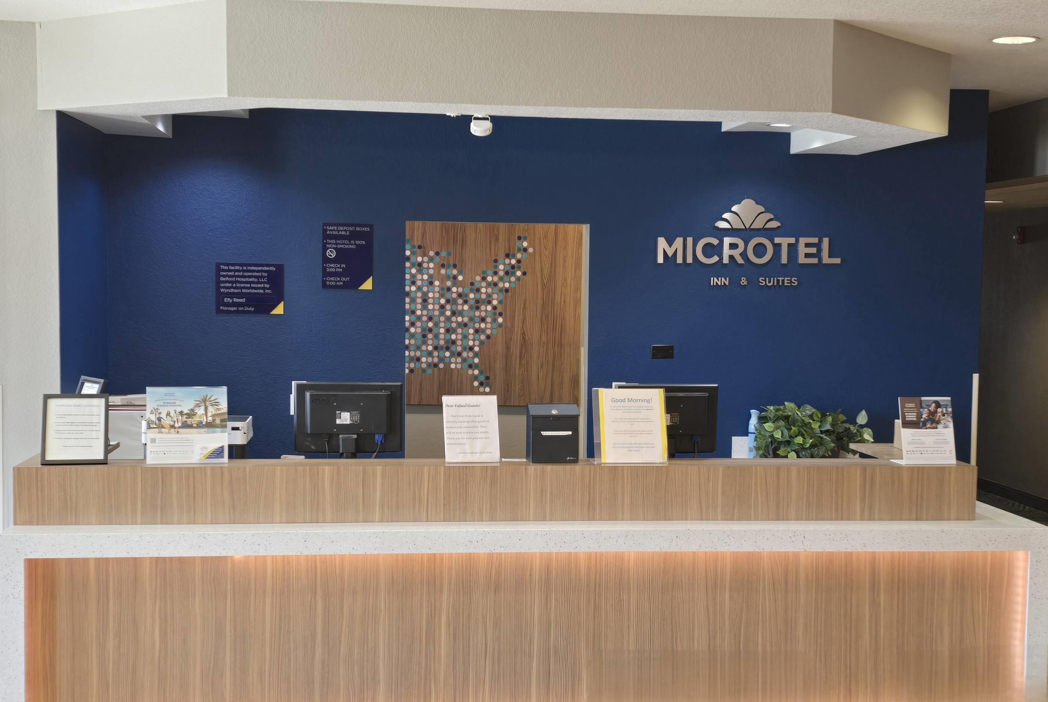 Lobby | Microtel Inn & Suites by Wyndham Council Bluffs/Omaha