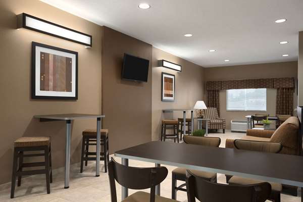  - Microtel Inn & Suites by Wyndham Fairmont - I-79, Exit 132