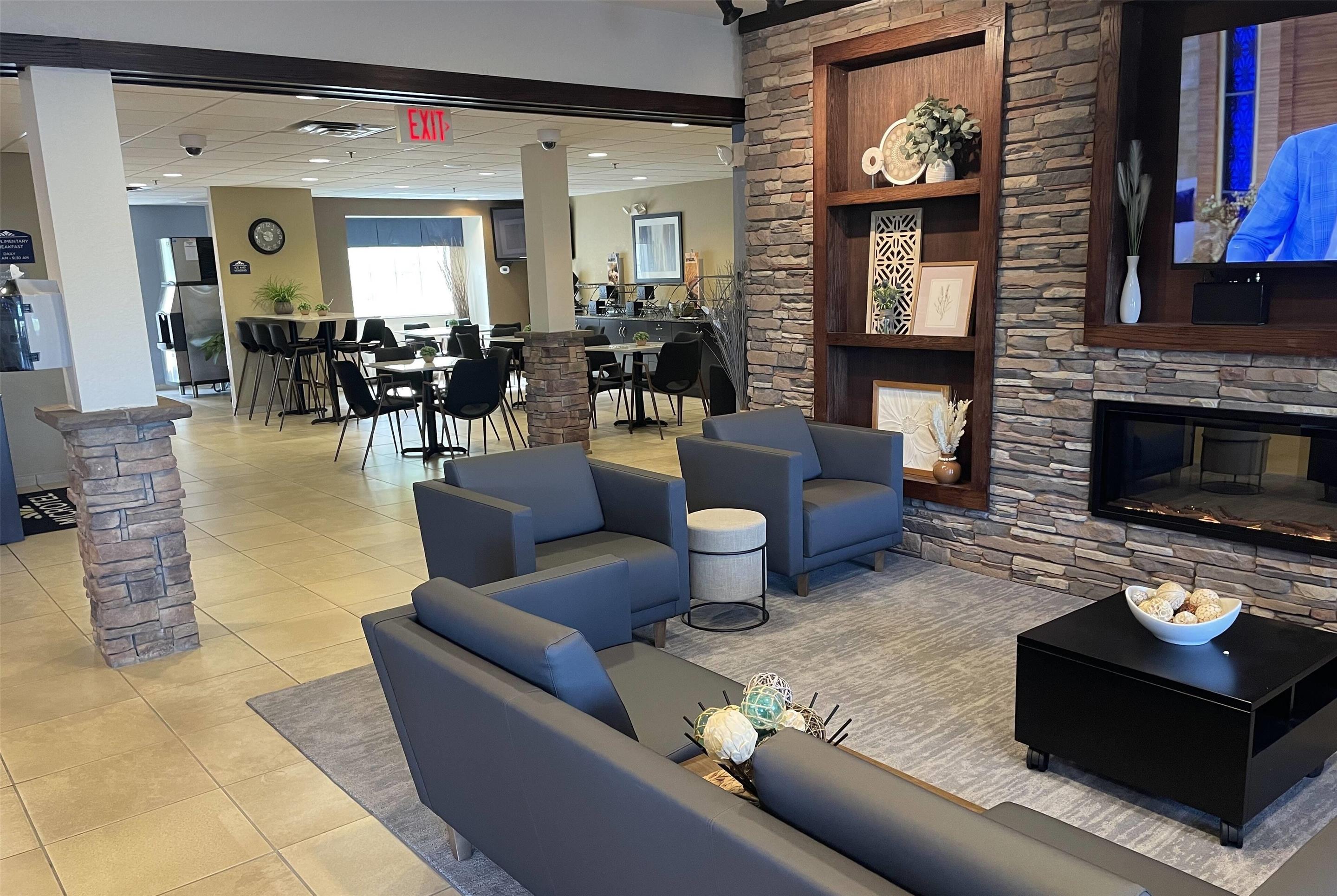 Lobby | Microtel Inn & Suites by Wyndham Waynesburg