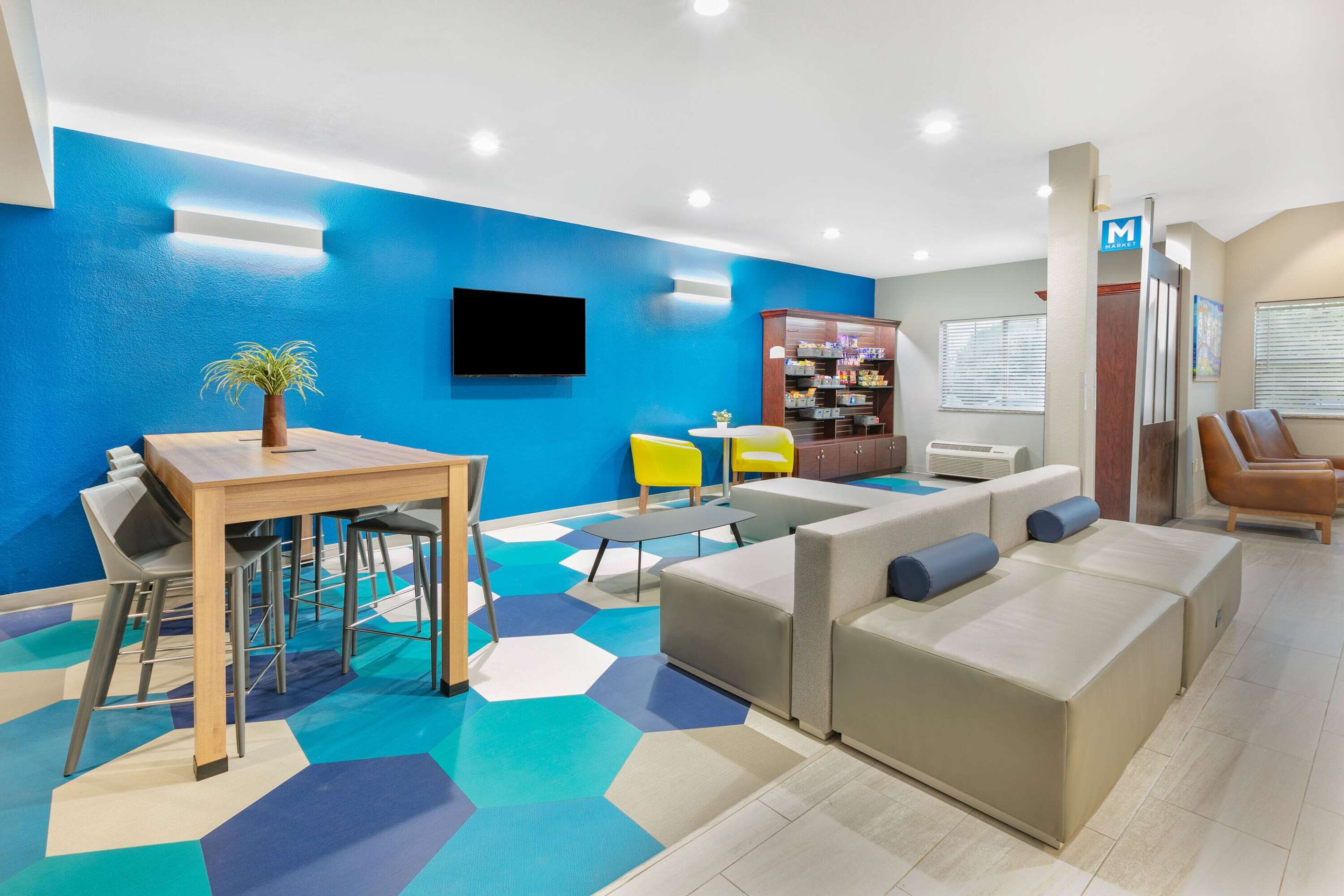 Lobby | Microtel Inn & Suites by Wyndham Austin Airport