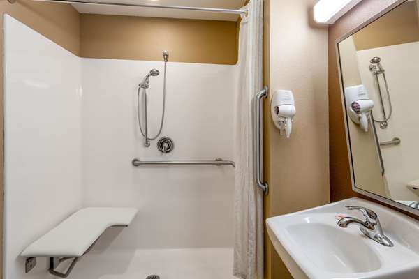  - Microtel Inn & Suites by Wyndham Fort Jackson Columbia