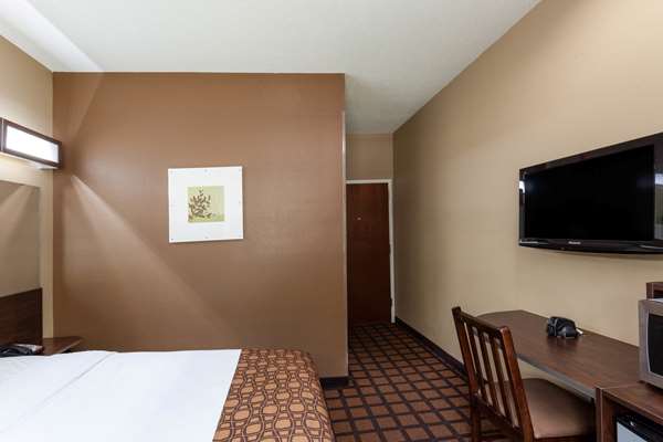  - Microtel Inn & Suites by Wyndham Fort Jackson Columbia