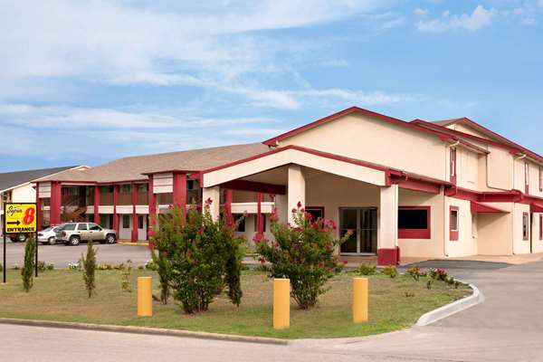 Exterior view - Super 8 Motel Corsicana - I-45, Exit 231