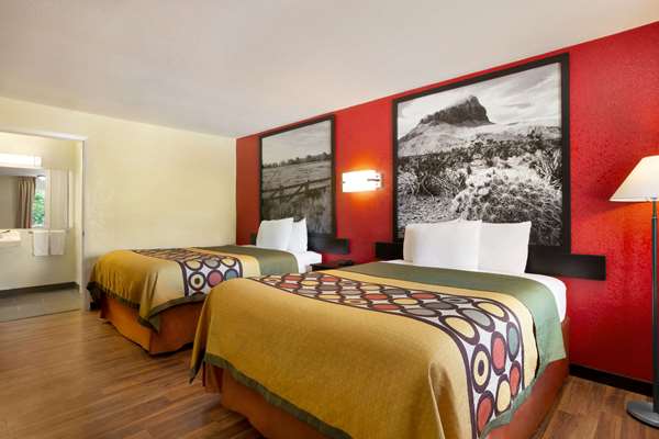  - Super 8 Motel Corsicana - I-45, Exit 231